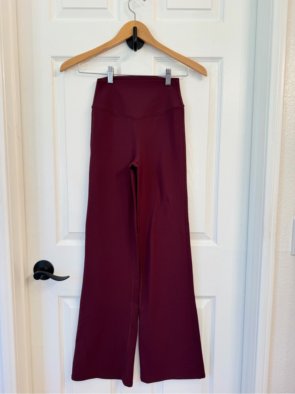 VUORI High-Waist Flare Yoga Pants - Burgundy